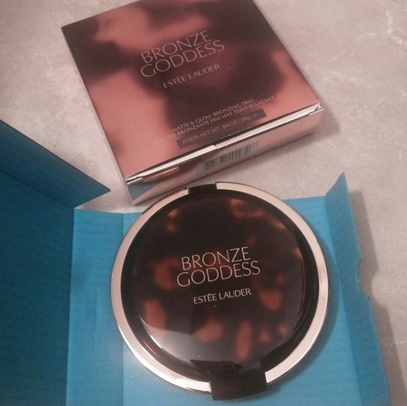 LIMITED EDITION - ESTEE LAUDER Matte & Glow Bronzing Trio - Picture 2 of 5